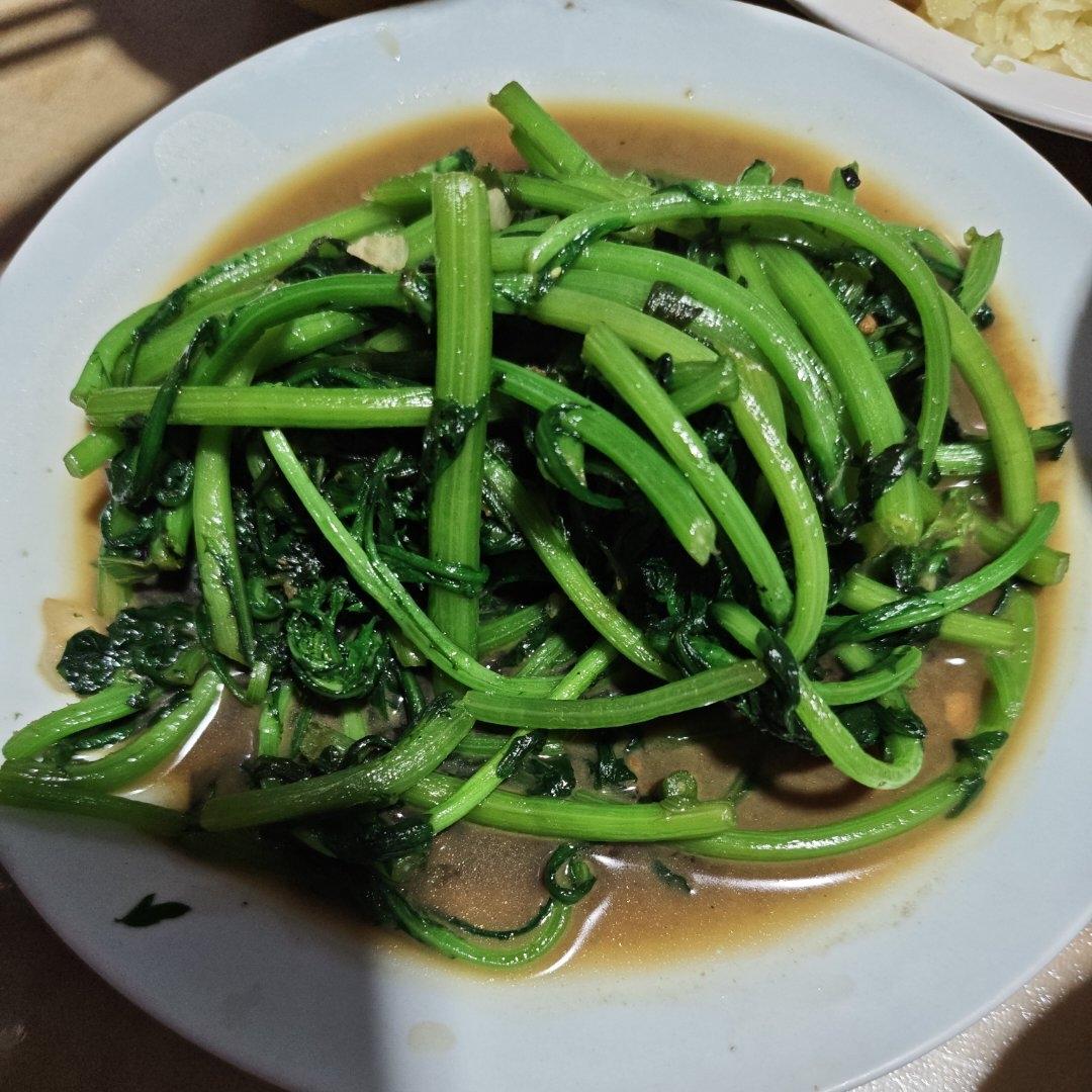 清炒茼蒿