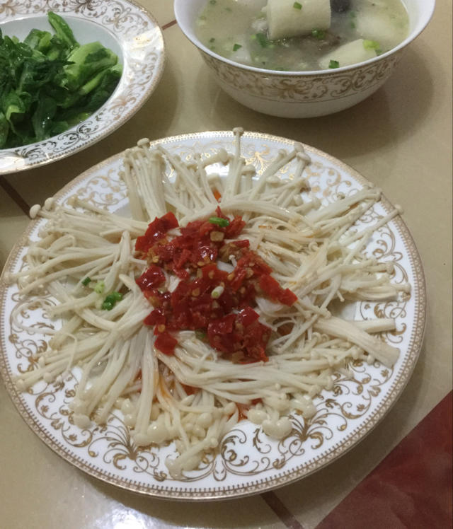 剁椒金针菇