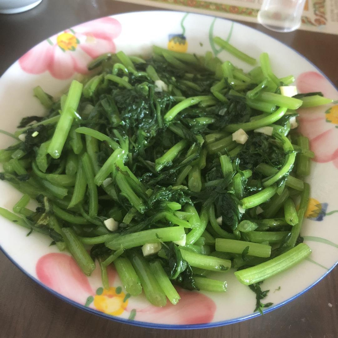 清炒蒿子秆