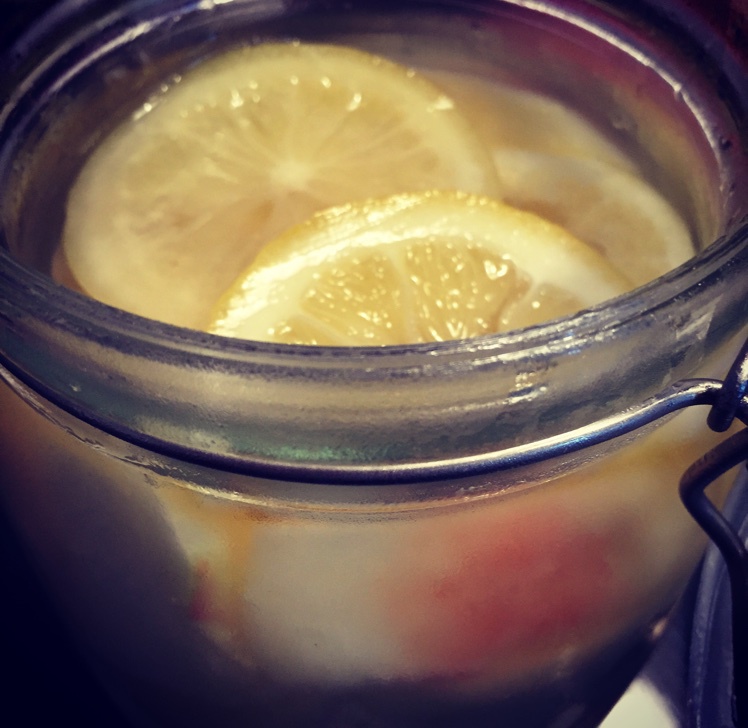 夏日清凉桃子汽水