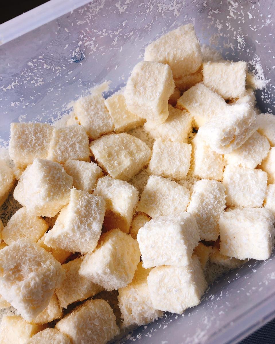 牛奶椰蓉小方