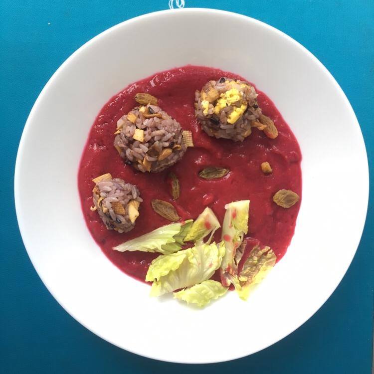 网红-甜菜根鹰嘴豆奶昔