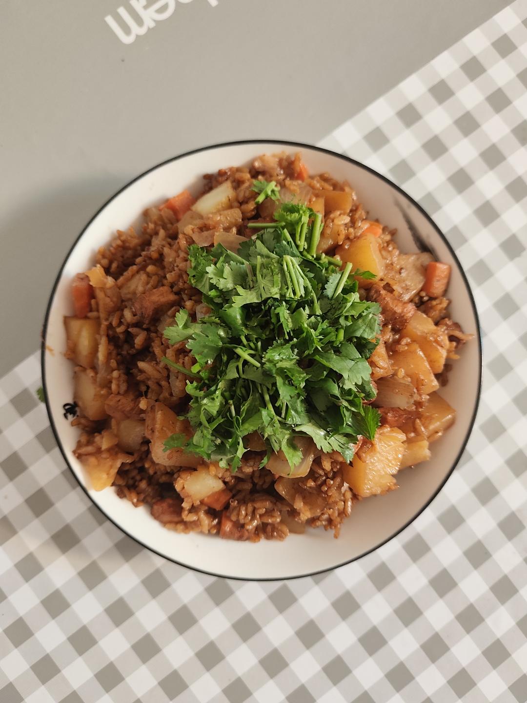 电饭煲排骨焖饭‼️米饭粒粒分明，咸香入味，超级好吃