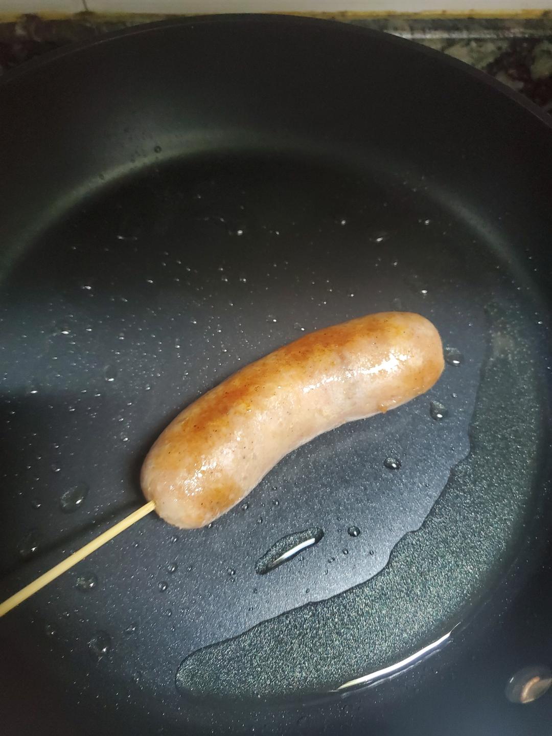 实验多次味道终于满意了～黑椒脆皮烤肠
