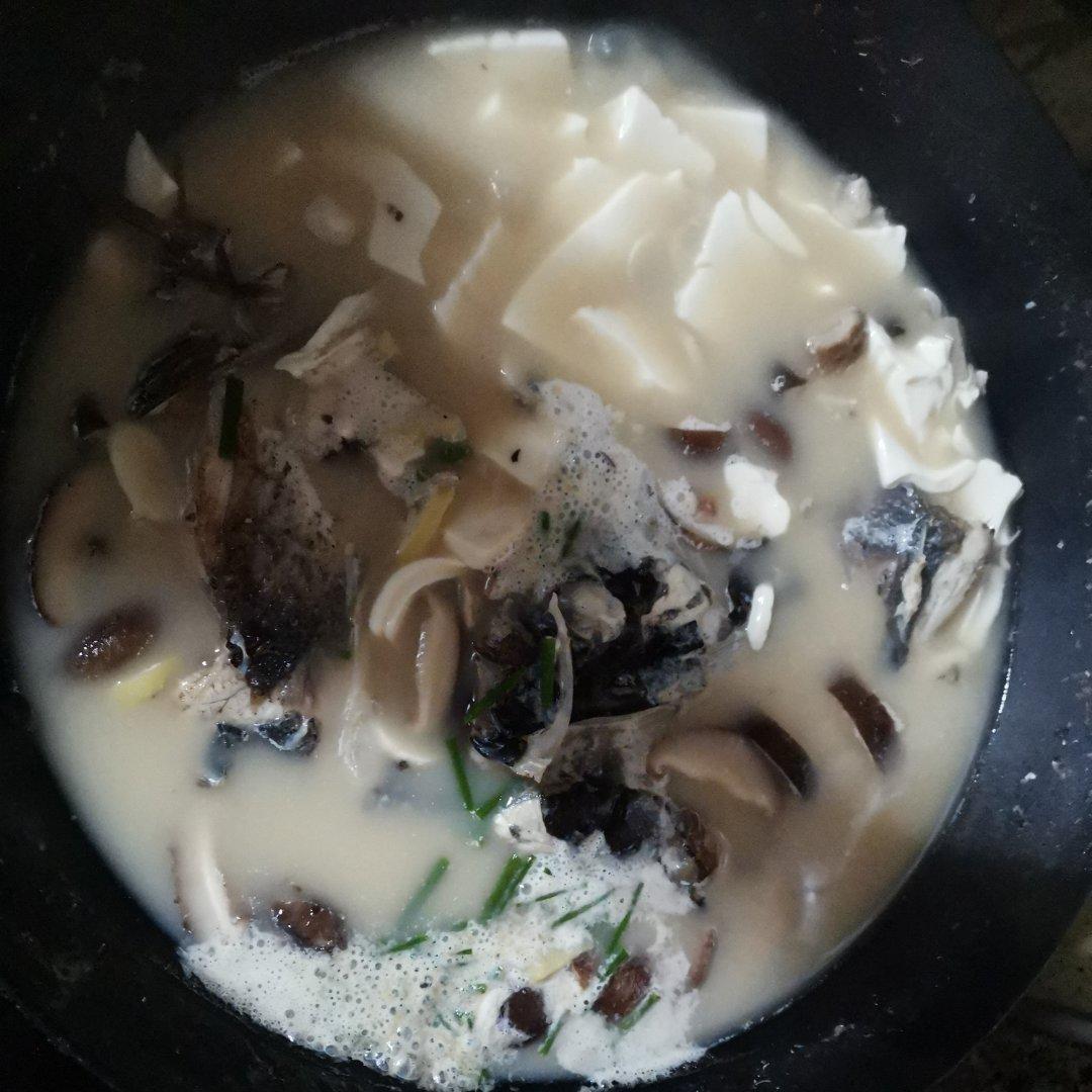鱼头豆腐汤
