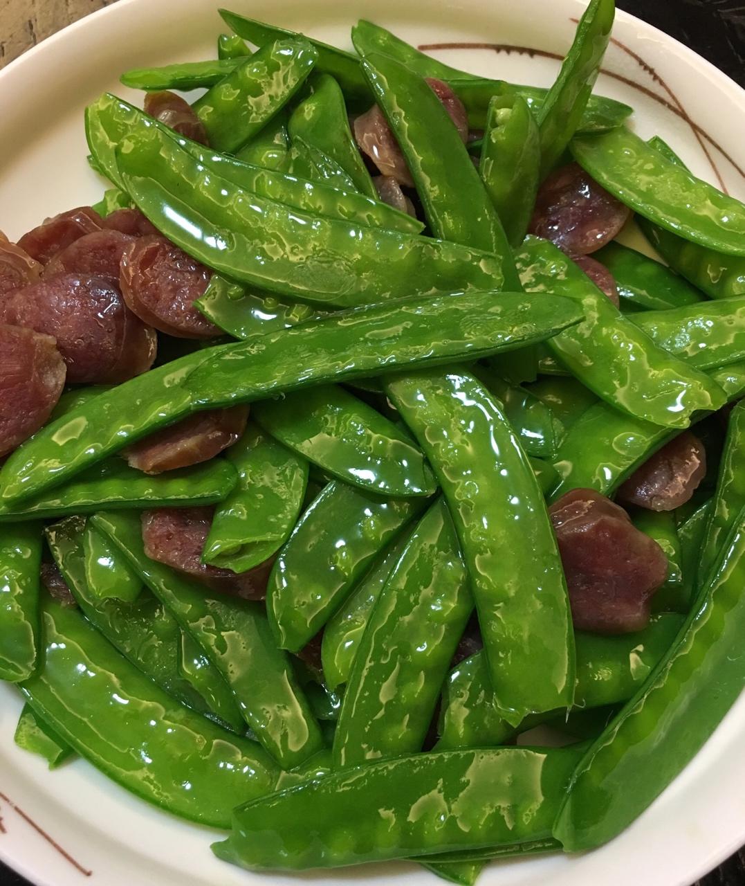 腊肠炒荷兰豆