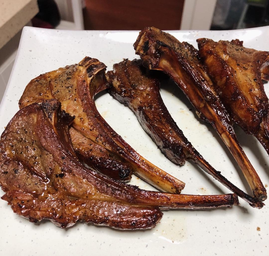 秒杀烧烤摊的烤羊排