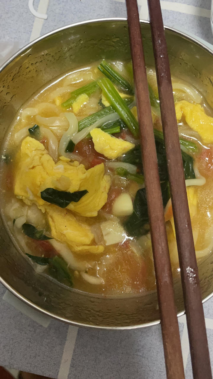 十分钟搞定的「西红柿鸡蛋汤面」