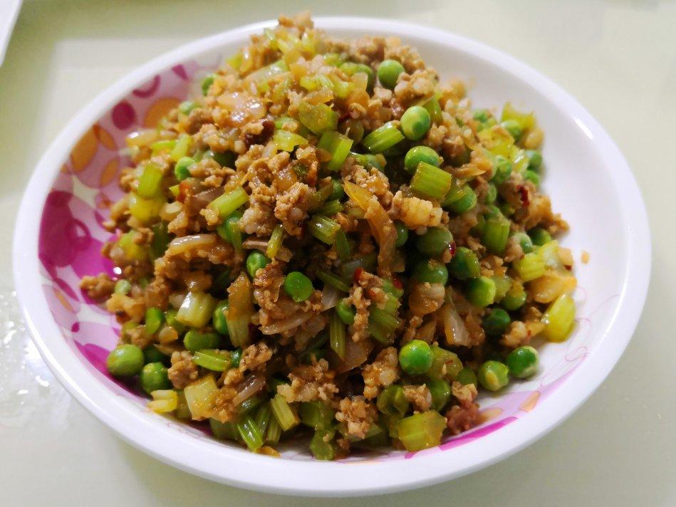 芹菜牛肉末「下饭神器」