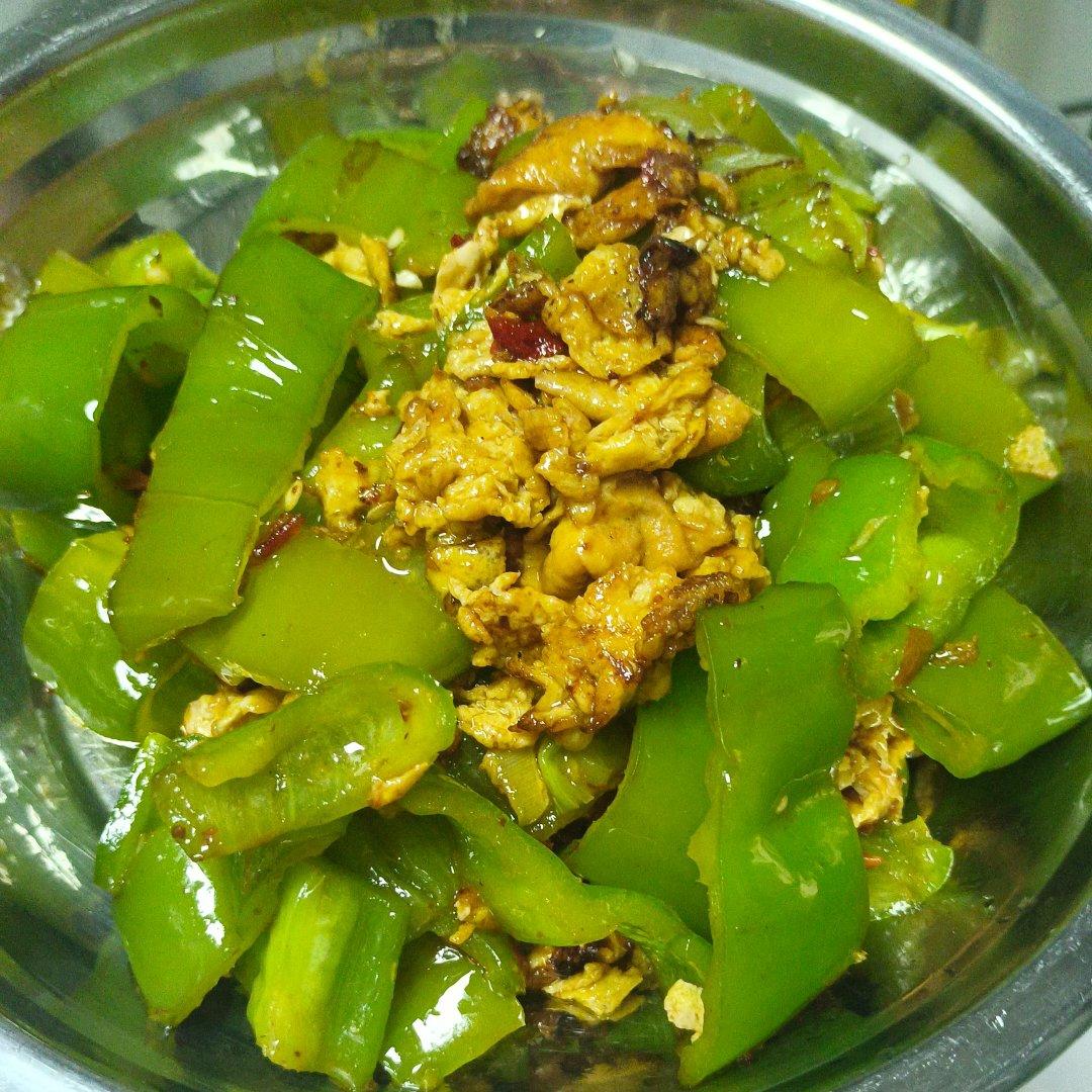 超级下饭的青椒炒鸡蛋