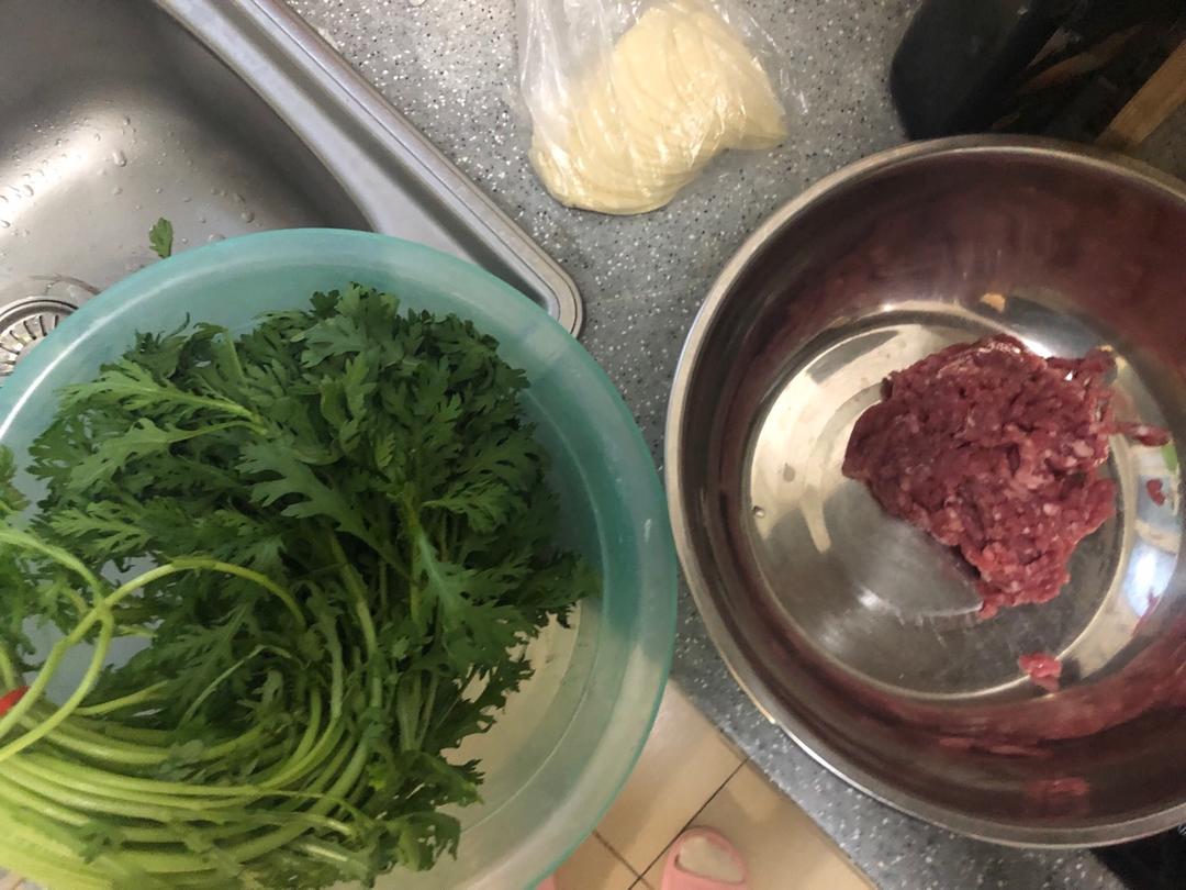 茼蒿鲜肉水饺