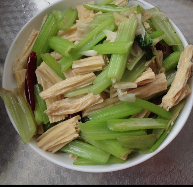 芹菜炒腐竹