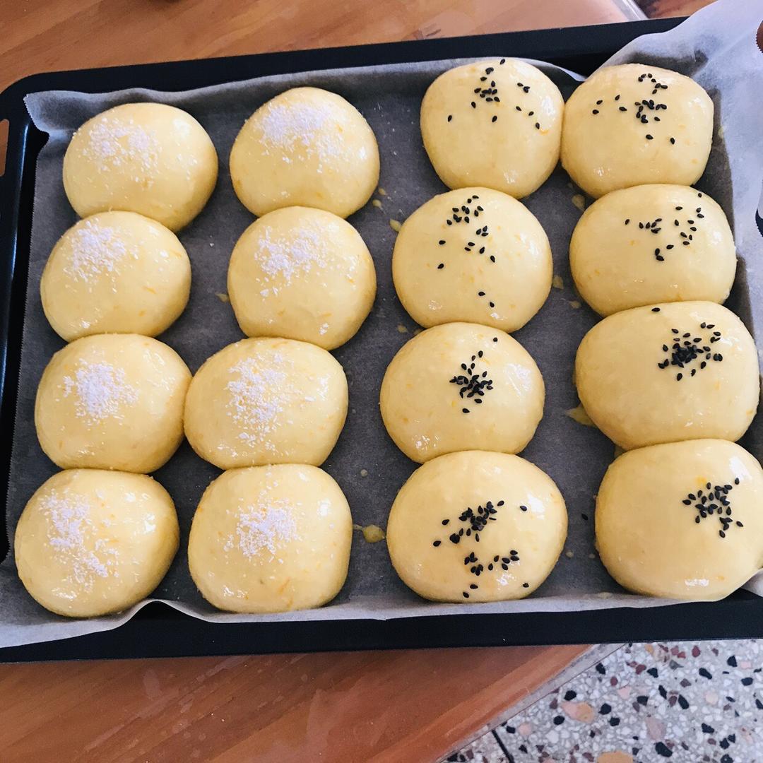 南瓜奶油小餐包（一次发酵）