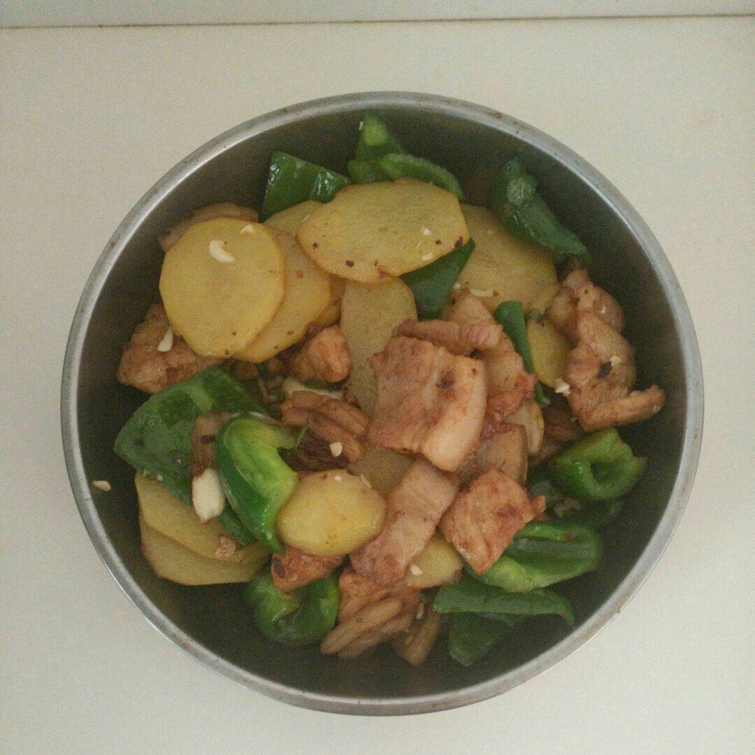 五花肉干煸土豆片