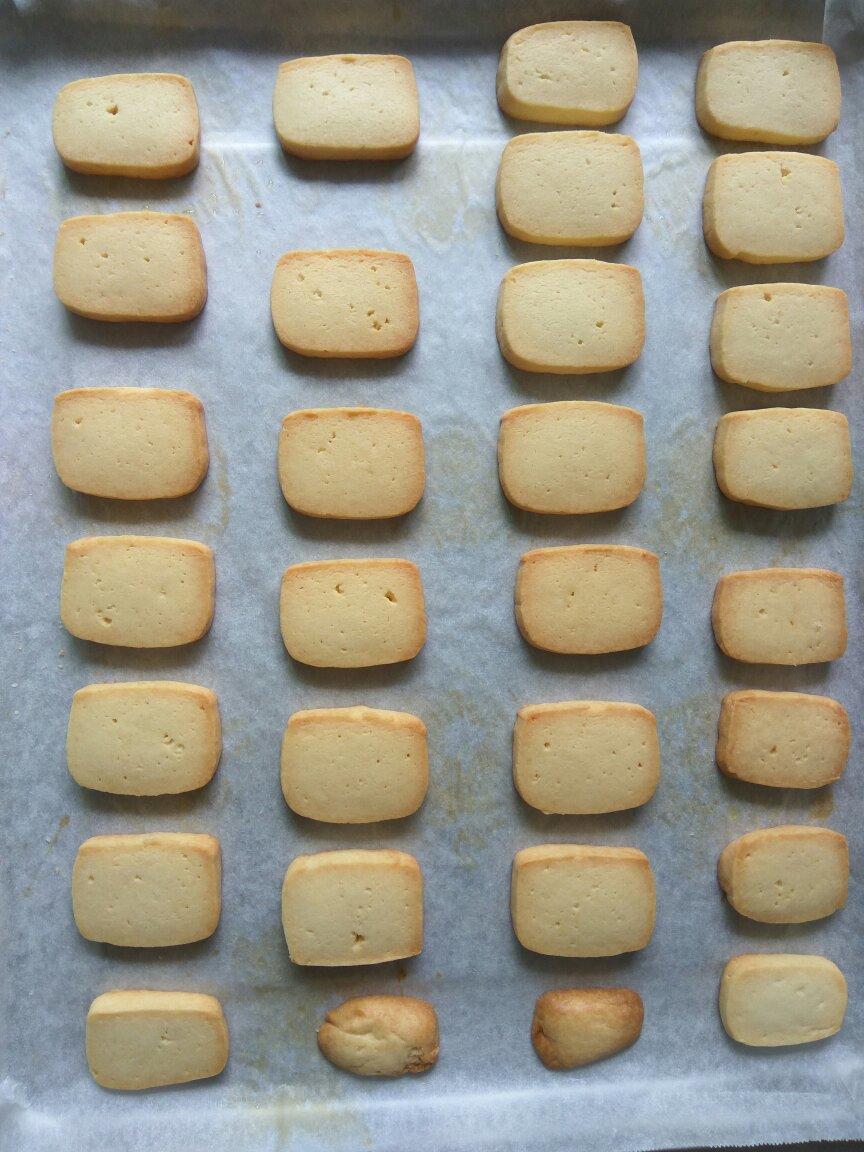 极简风炼奶小饼干