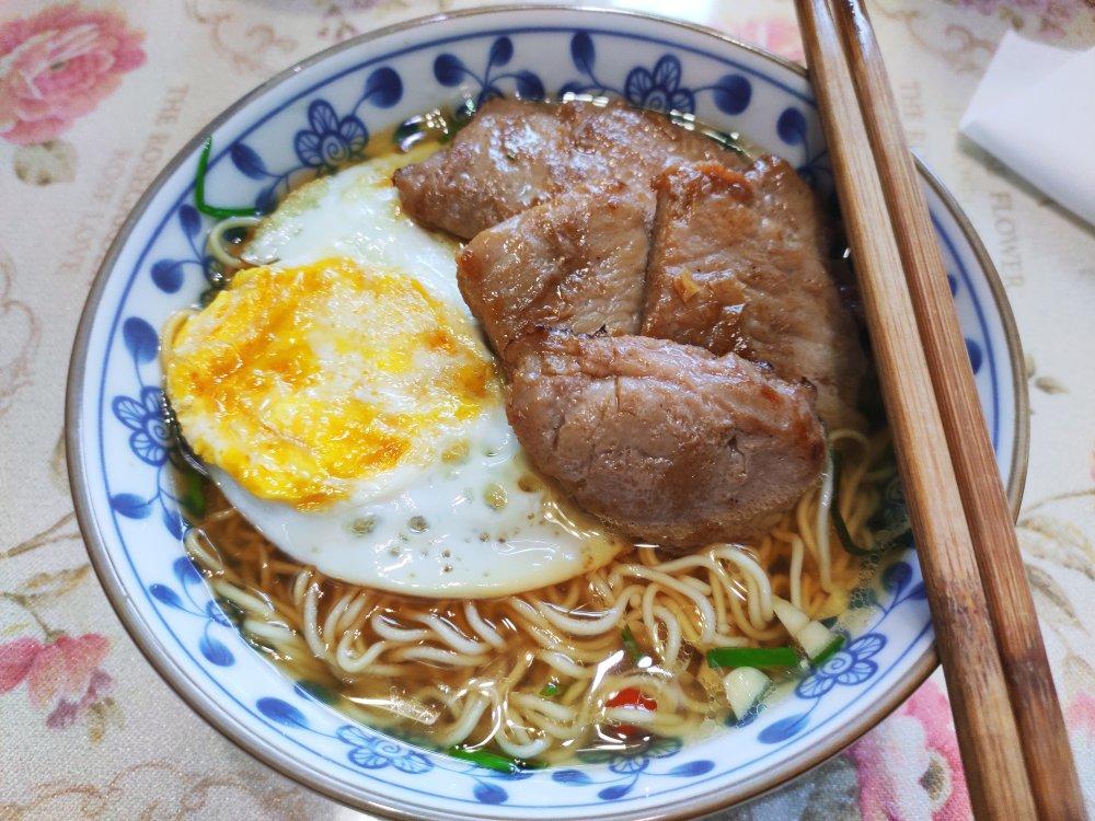 一碗热汤面