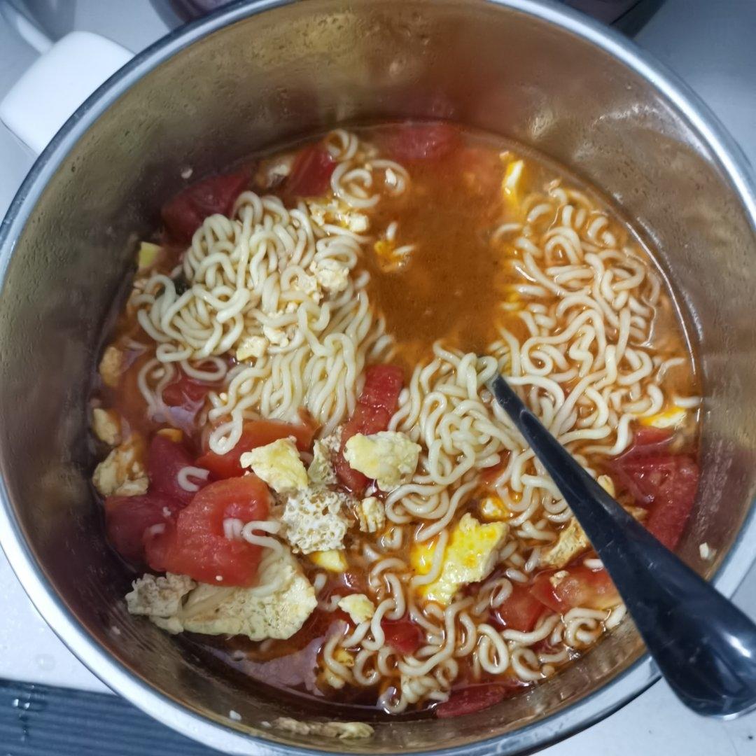 恨不得抱着锅舔的番茄鸡蛋面