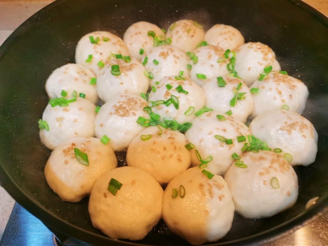 芝麻香葱虾仁生煎包