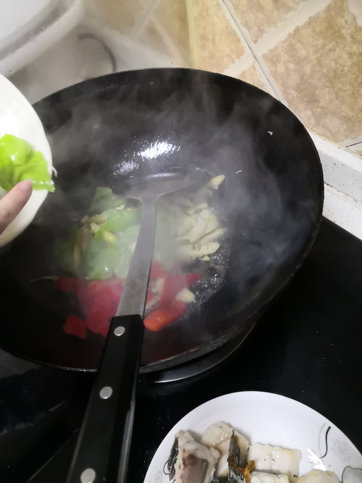 酱香花鲢鱼块的做法 步骤8