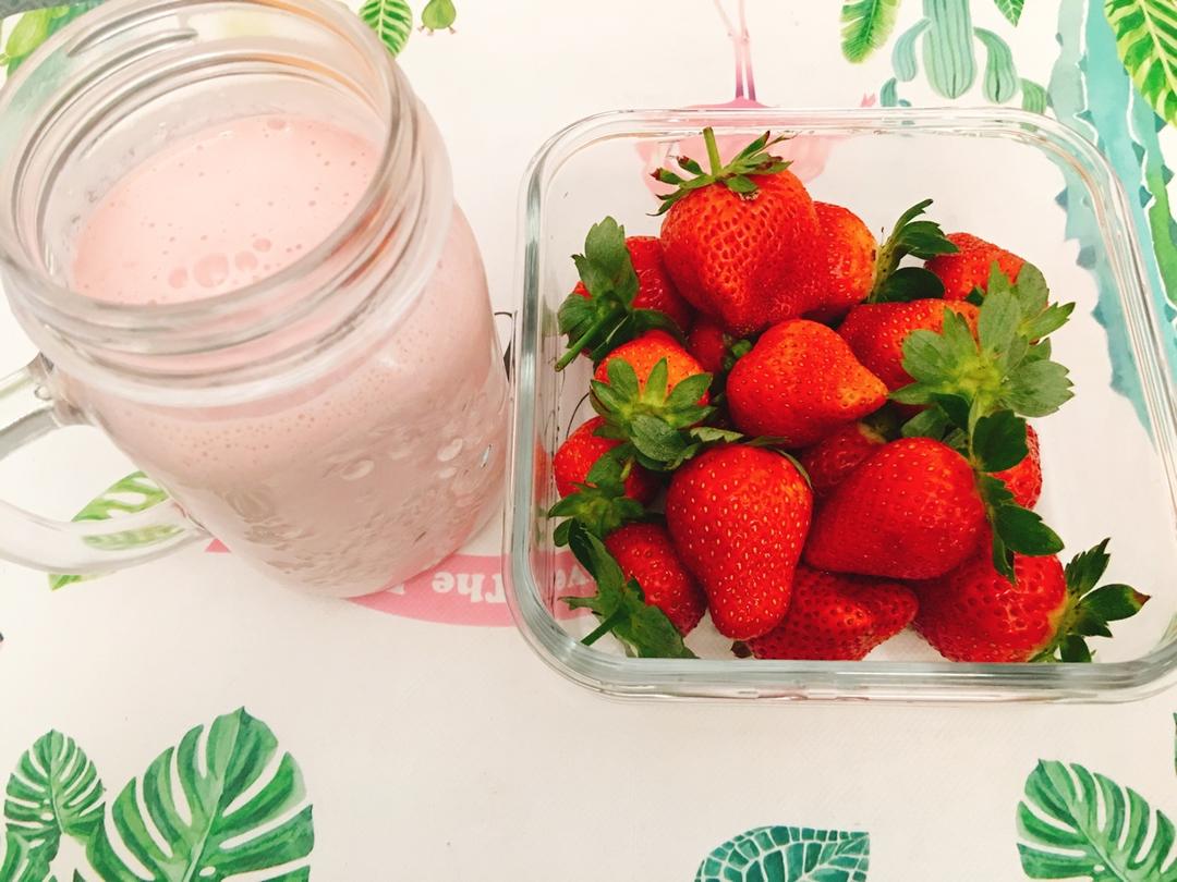 草莓奶昔