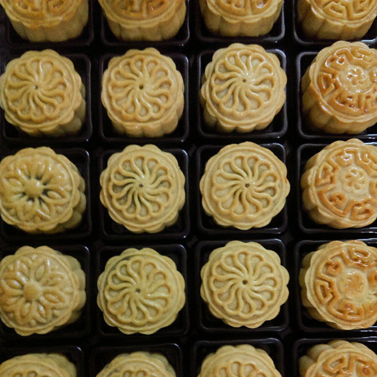 广式月饼—蛋黄莲蓉月饼