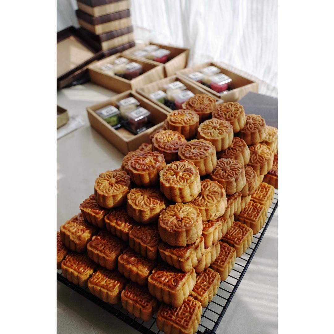 广式月饼——蛋黄莲蓉月饼