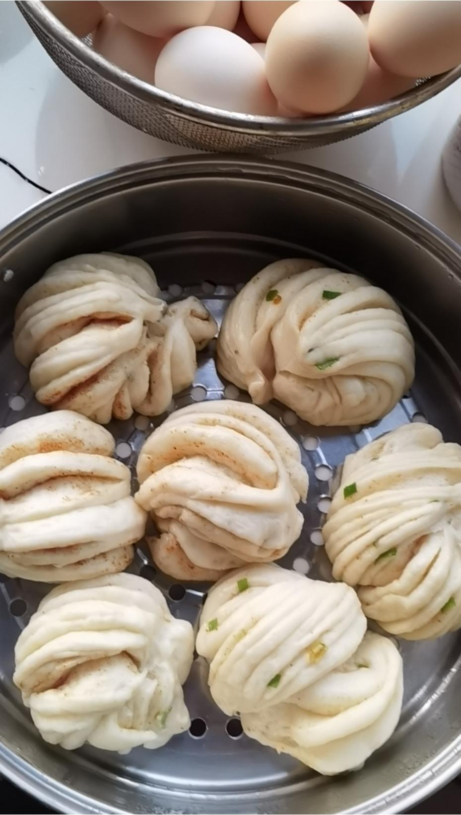 家常椒盐花卷(小视频)