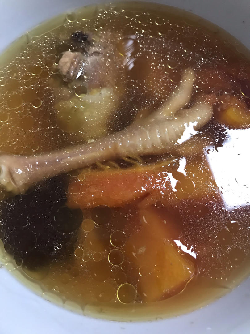 低脂下奶汤：木瓜鸡脚汤