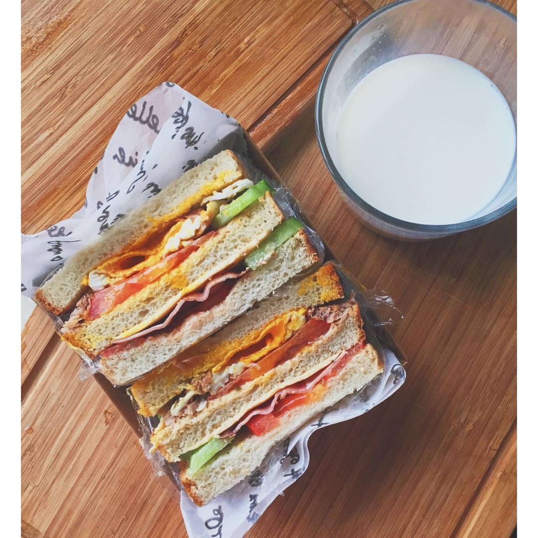 火腿芝士三明治