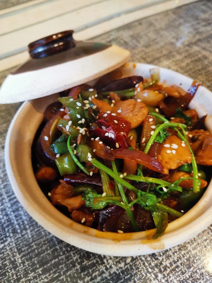 比店里好吃的重庆鸡公煲！