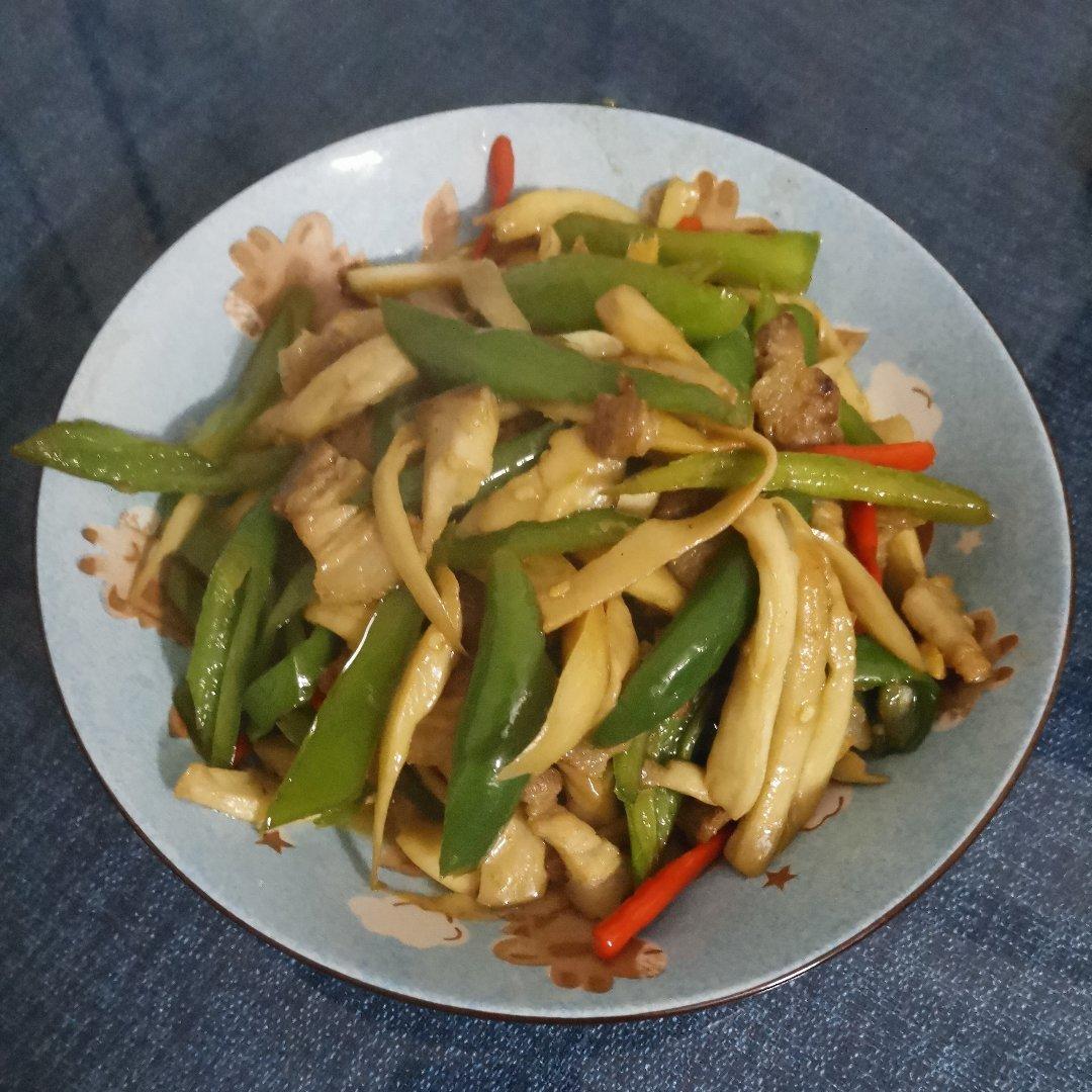 手撕杏鲍菇炒肉