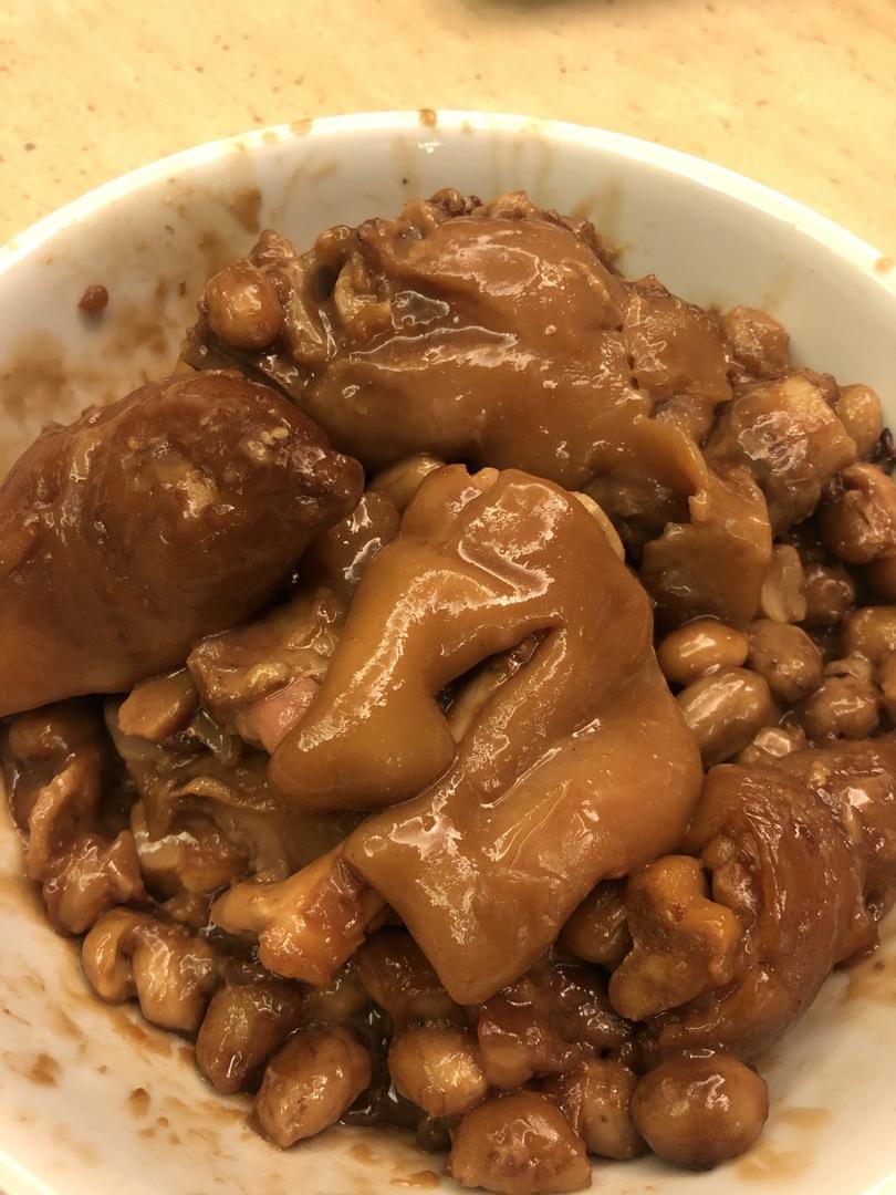 南乳花生猪脚煲