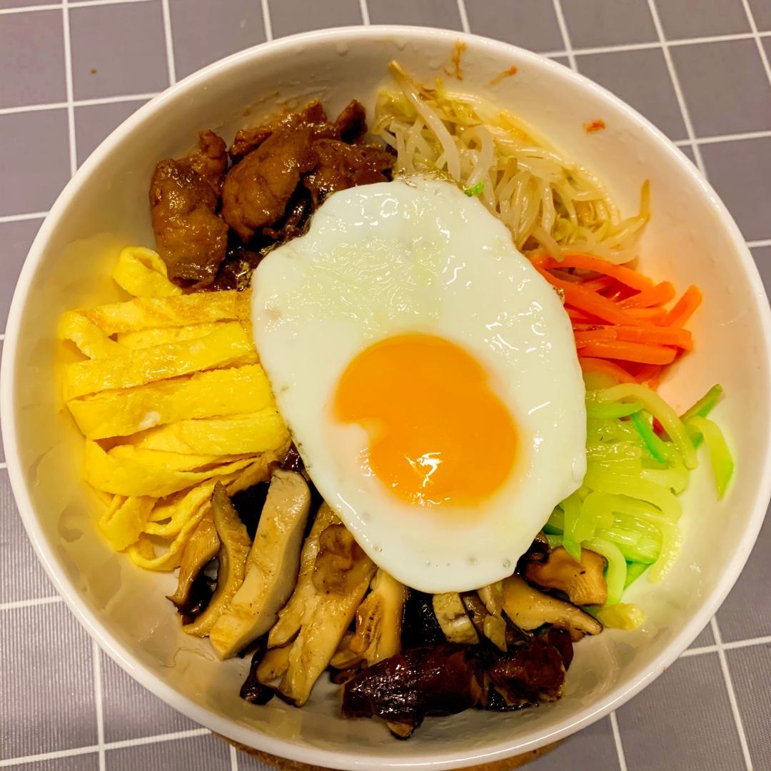 缤纷韩国拌饭（注入自制灵魂拌饭酱➕日式照烧肥牛，每一道蔬菜单独调味～，做成便当也很合适🍱）