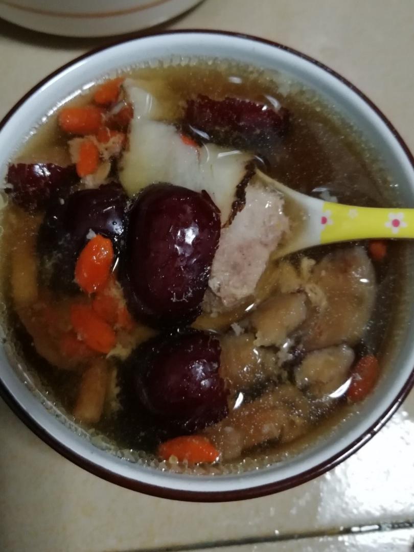 药膳瘦肉汤炖盅