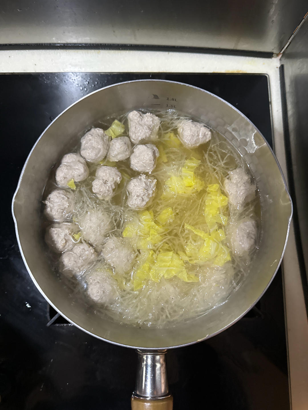 水汆萝卜丝丸子汤