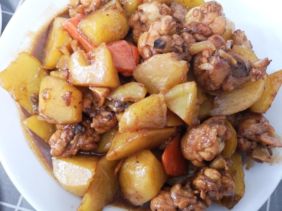 鸡肉炖土豆的做法