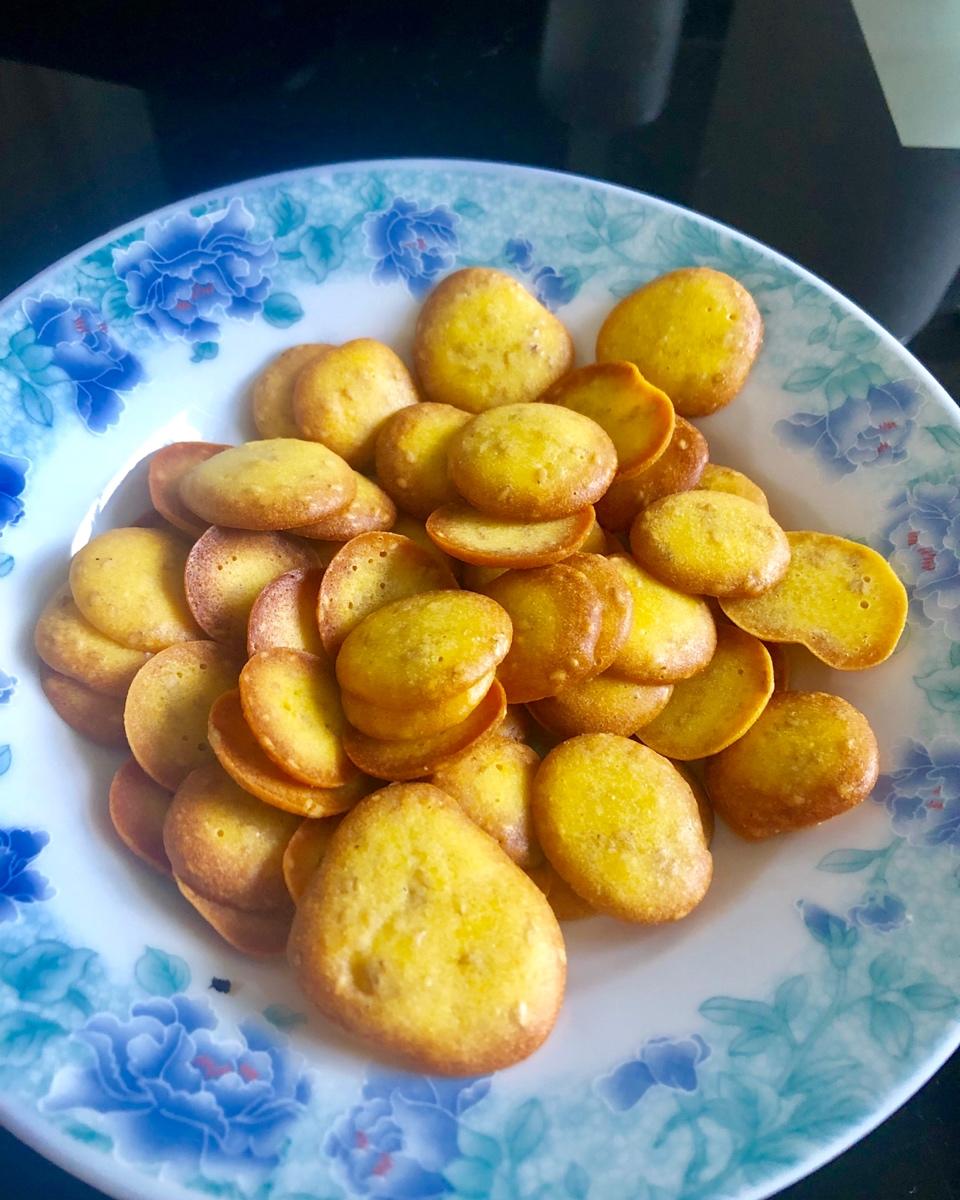 小时候的味道 — 芝麻鸡蛋薄脆饼干