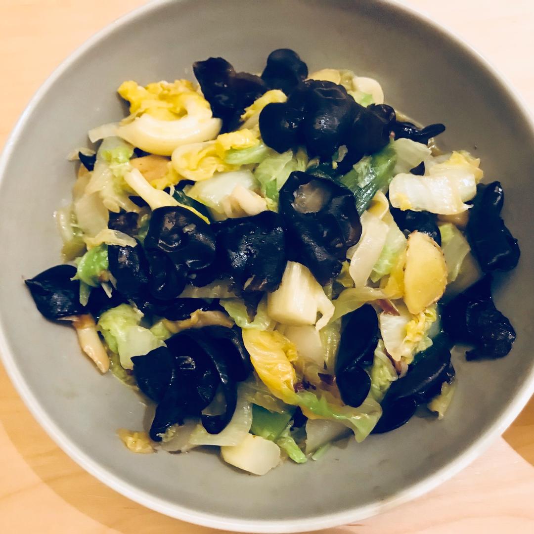 我儿最爱猪猪侠做的白菜炒木耳