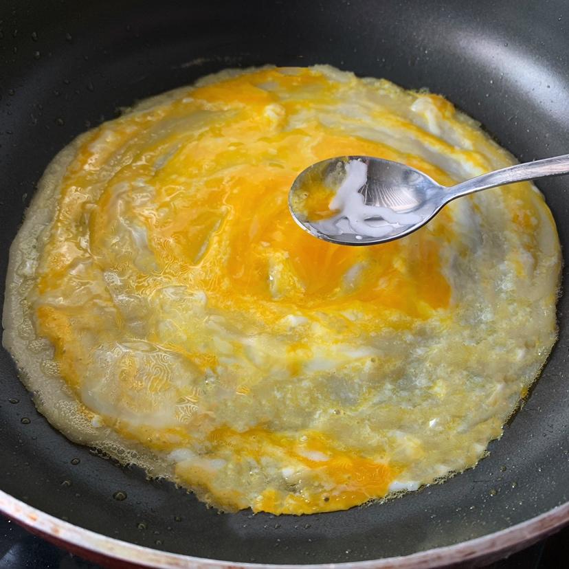 平底不粘锅版简易鸡蛋煎饼的做法 步骤10