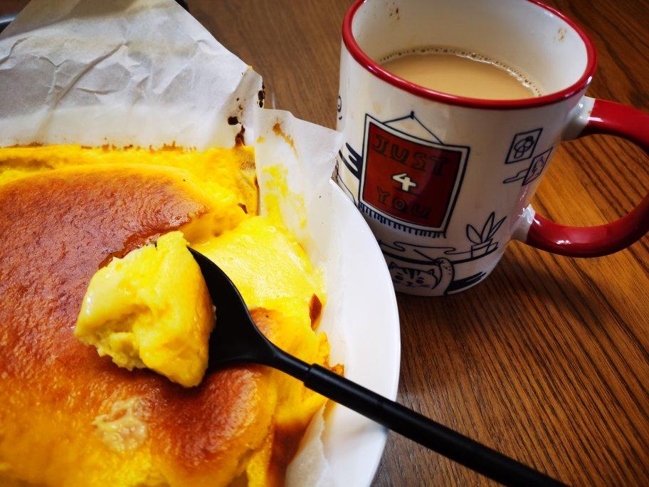 【原创】
零失败的下午茶-Basque巴斯克芝士蛋糕（消耗妙可蓝多奶油奶酪、雀巢淡奶油）