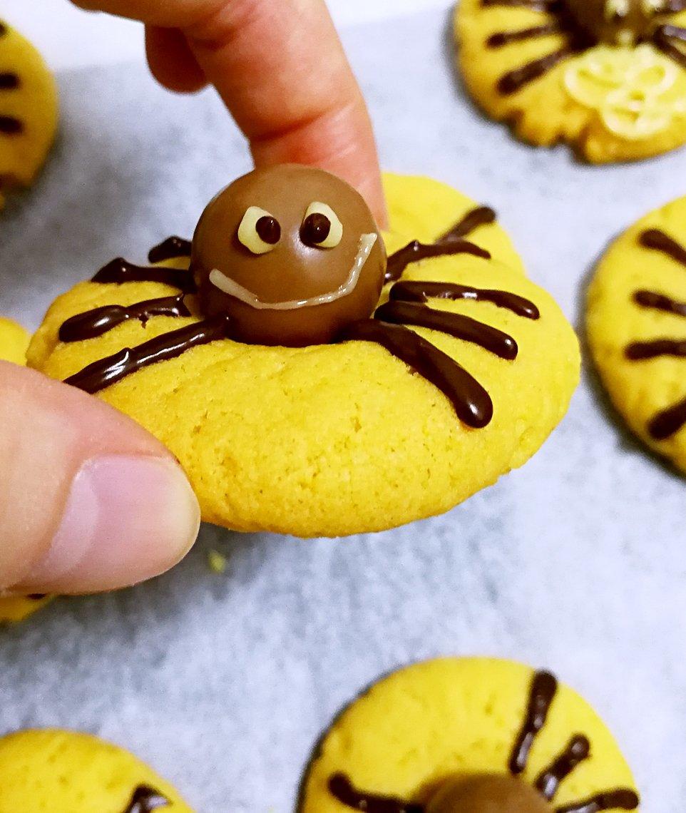 万圣节蜘蛛花生酱曲奇