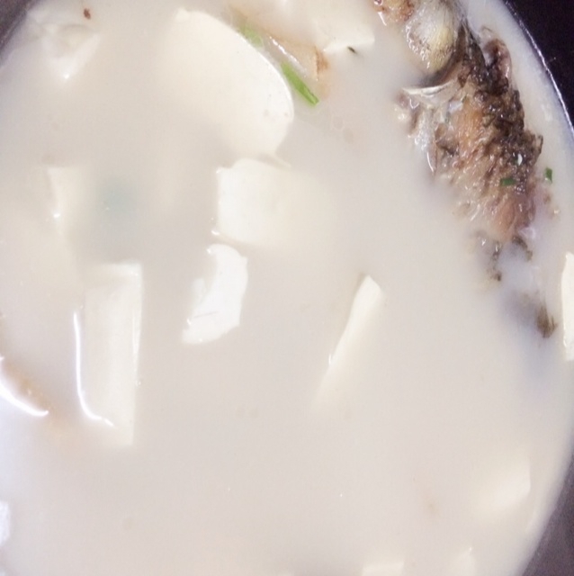 鲫鱼豆腐汤