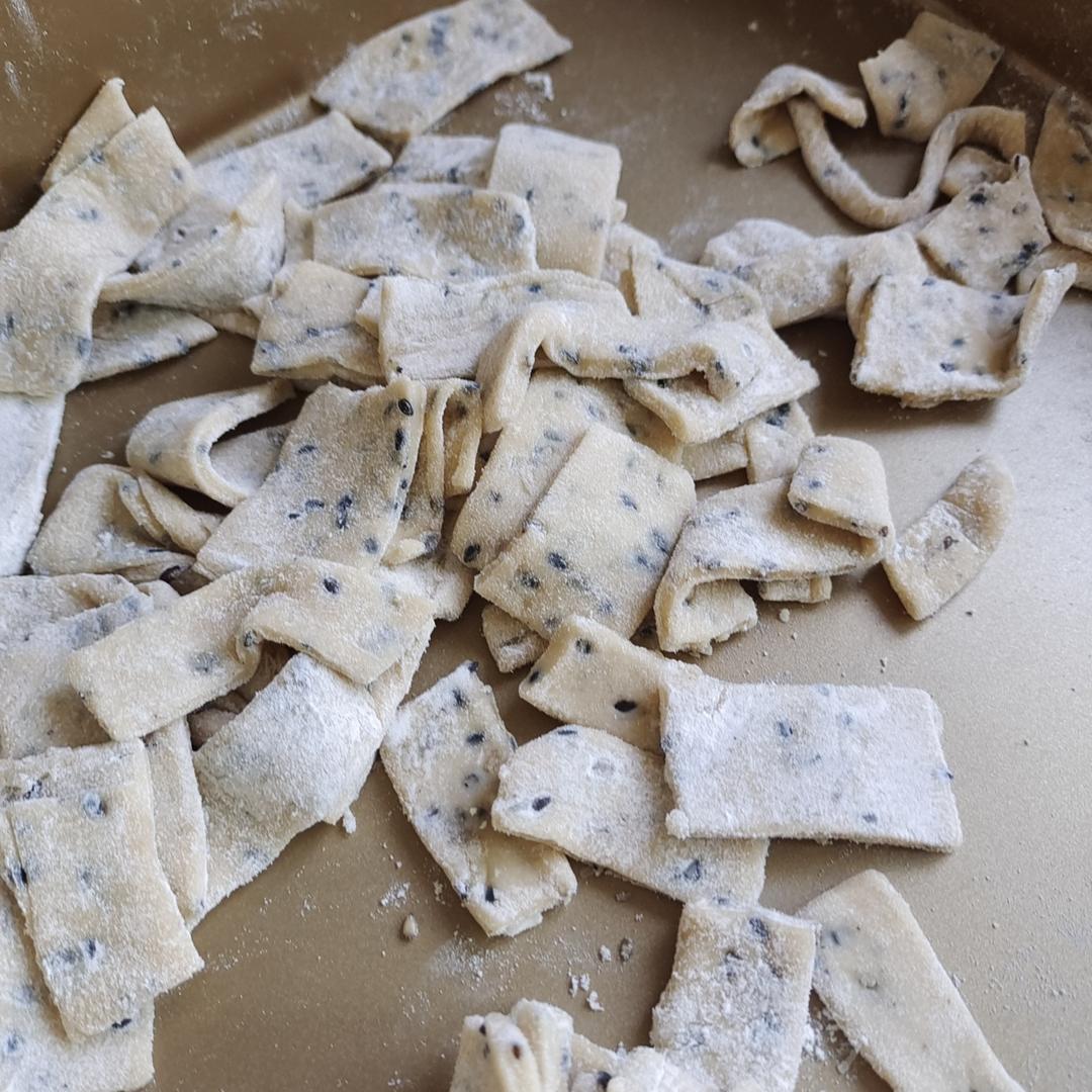 【椒香芝麻麻叶】酥脆味美的网红小零食