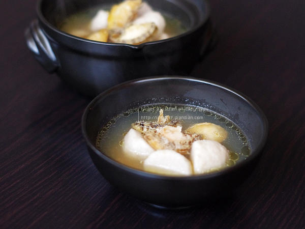 鸡汁鲍仔芋艿煲的做法