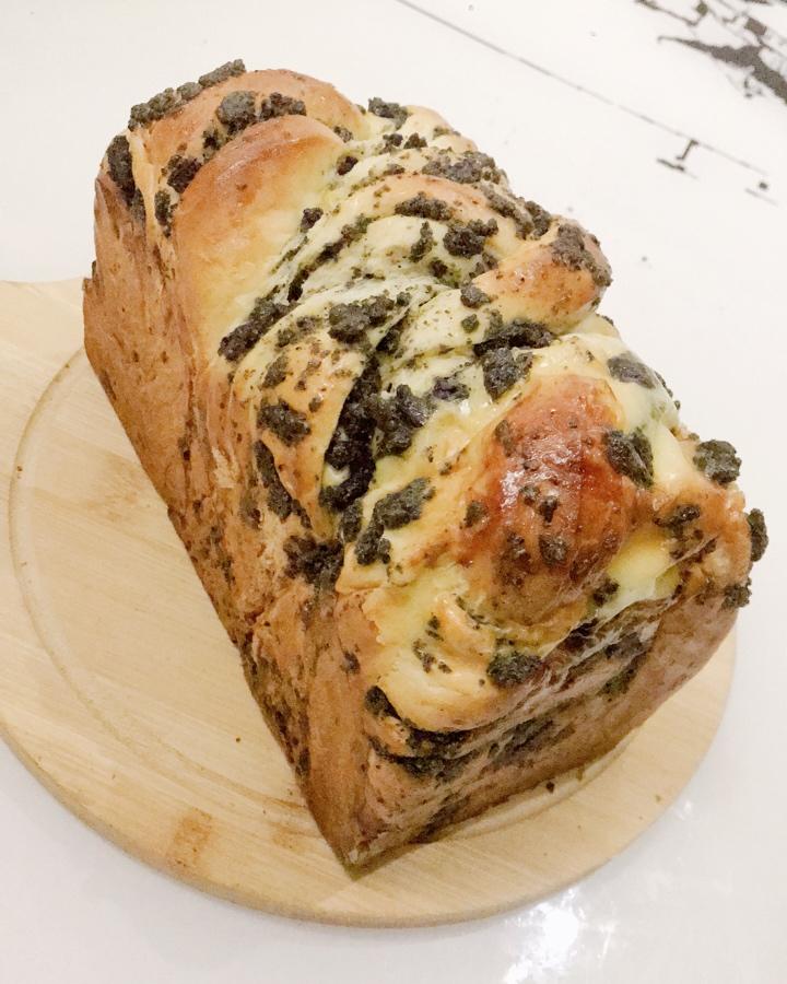 料多多系列--黑芝麻奶酥小吐司