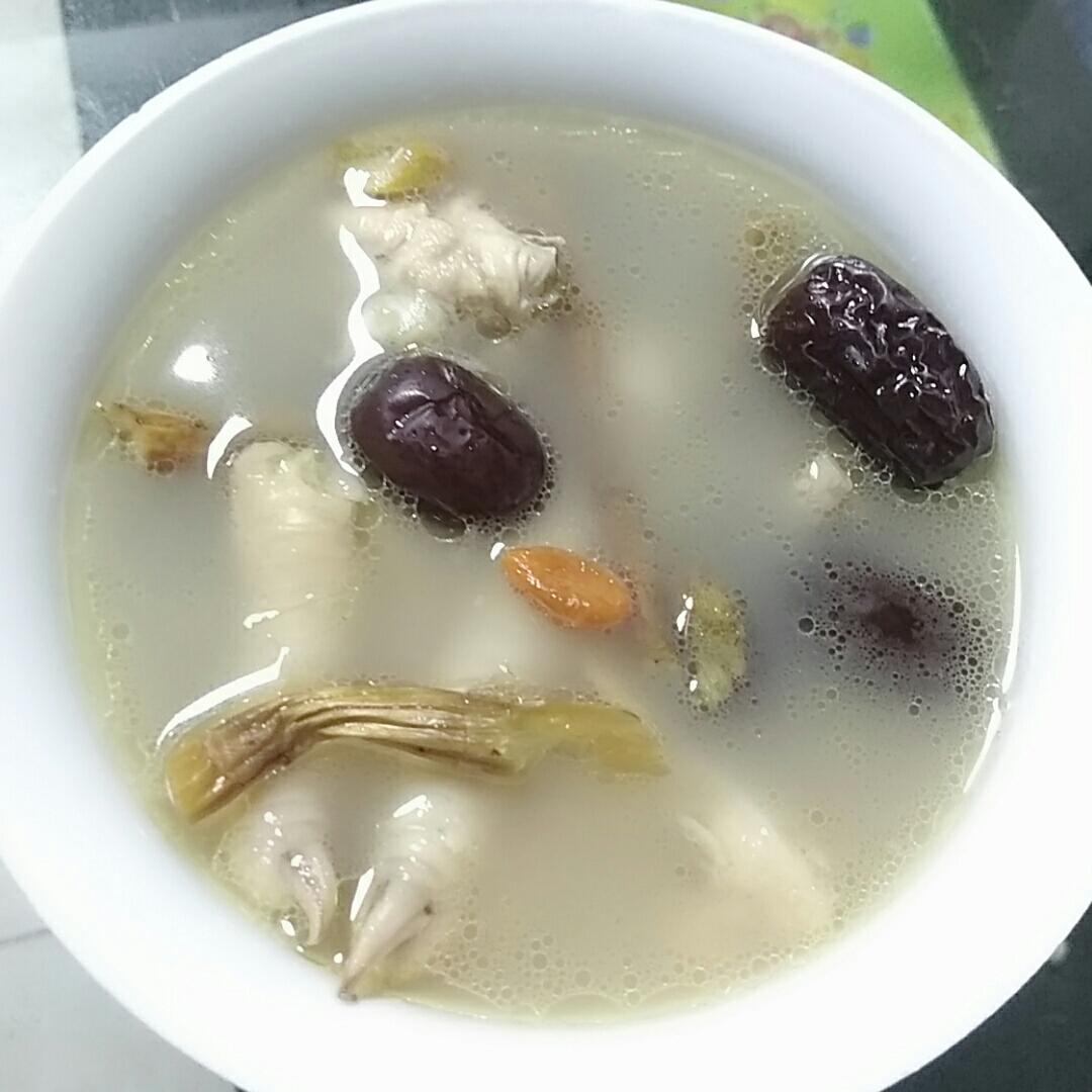 石斛西洋参鸡汤