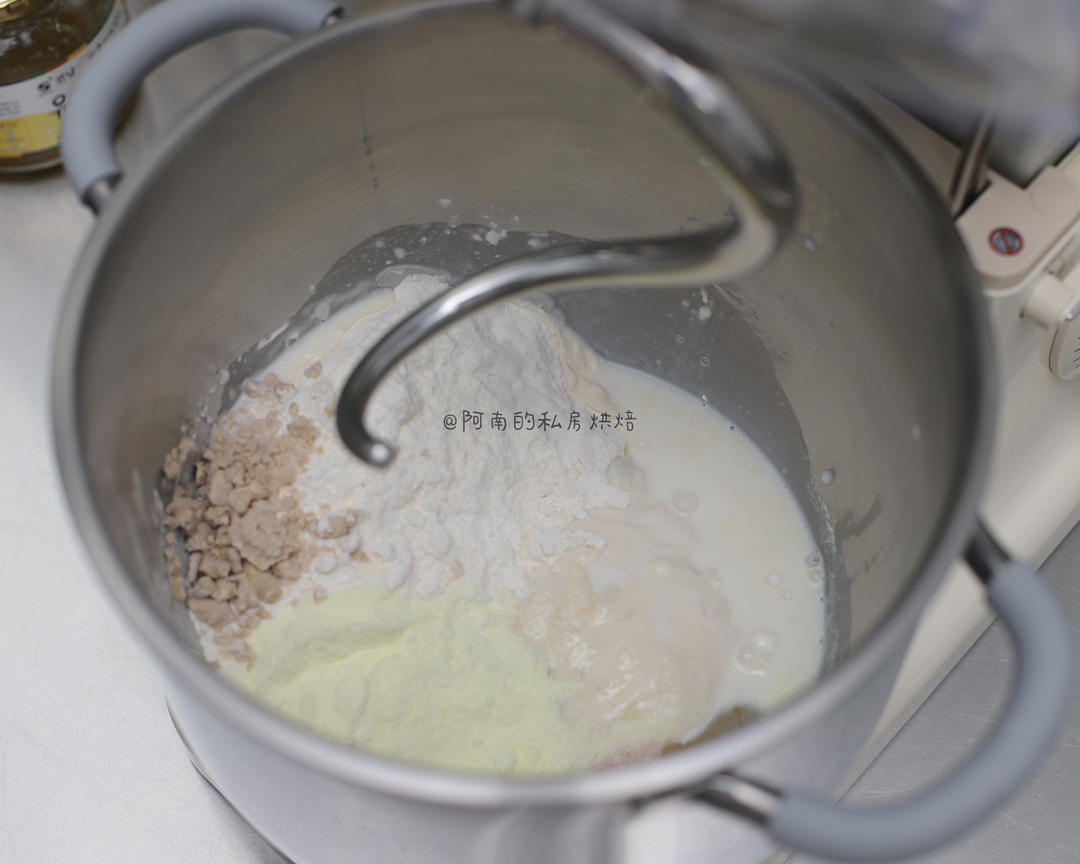 纯奶手撕吐司的做法 步骤1