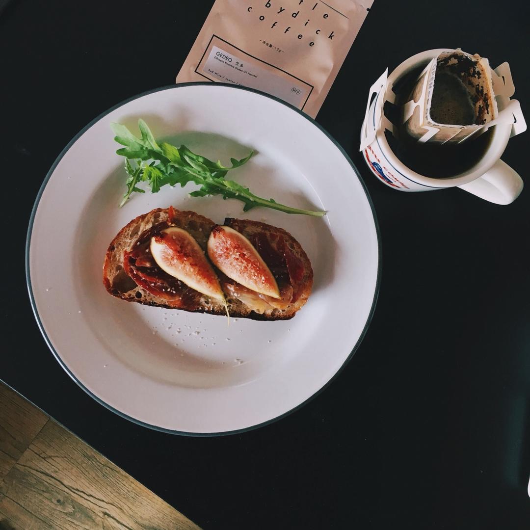 无花果火腿三明治（open-faced）