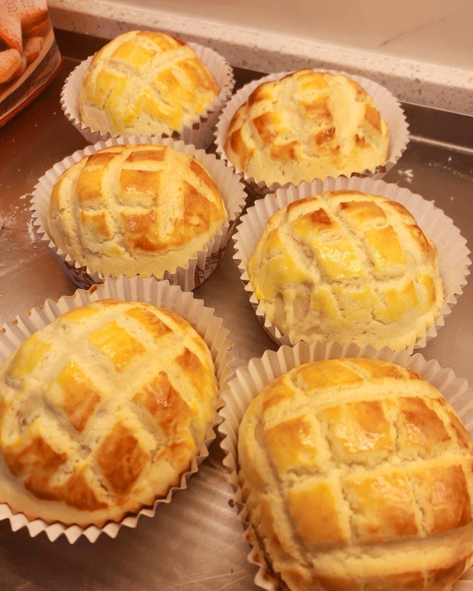 好吃到炸裂的港式菠萝包（附带制作酥皮的小视频）