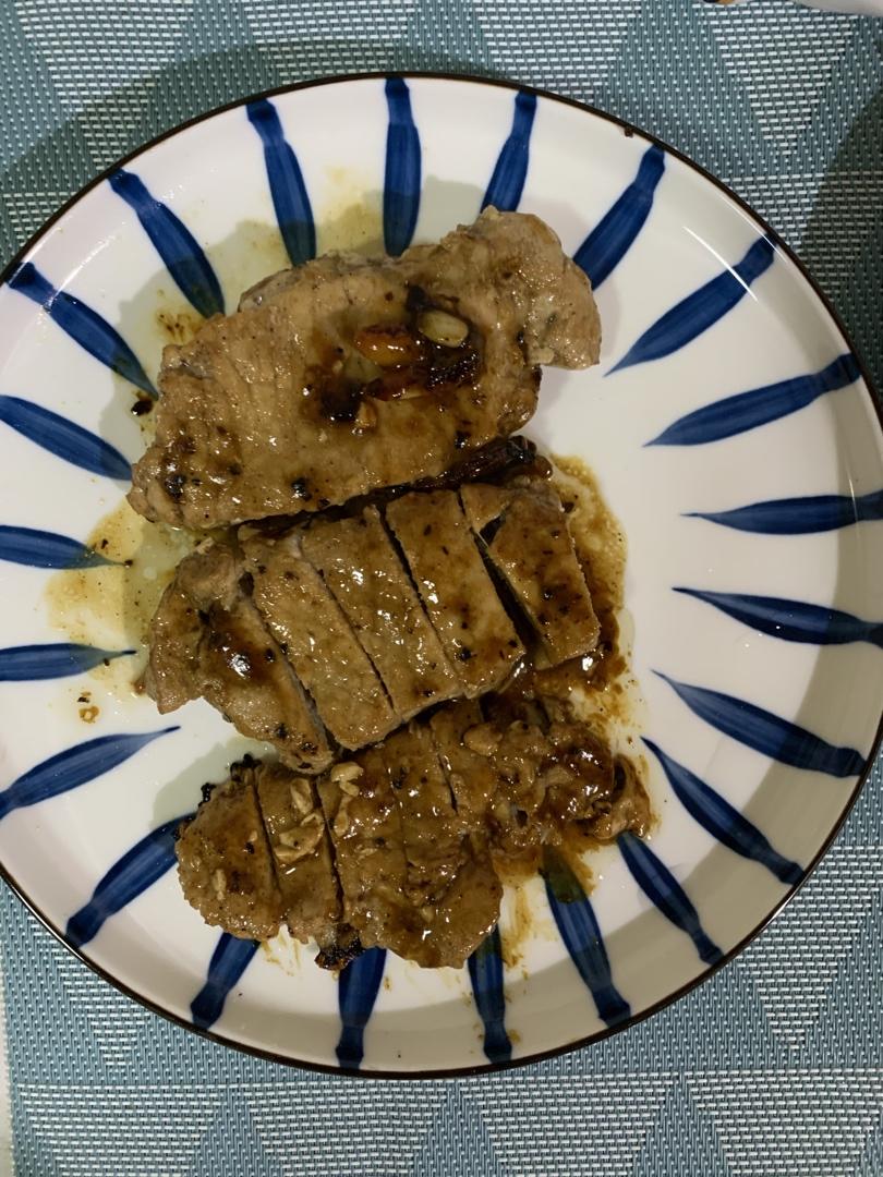 煎猪扒（超简单）和其他的猪扒在这食谱的最下面
